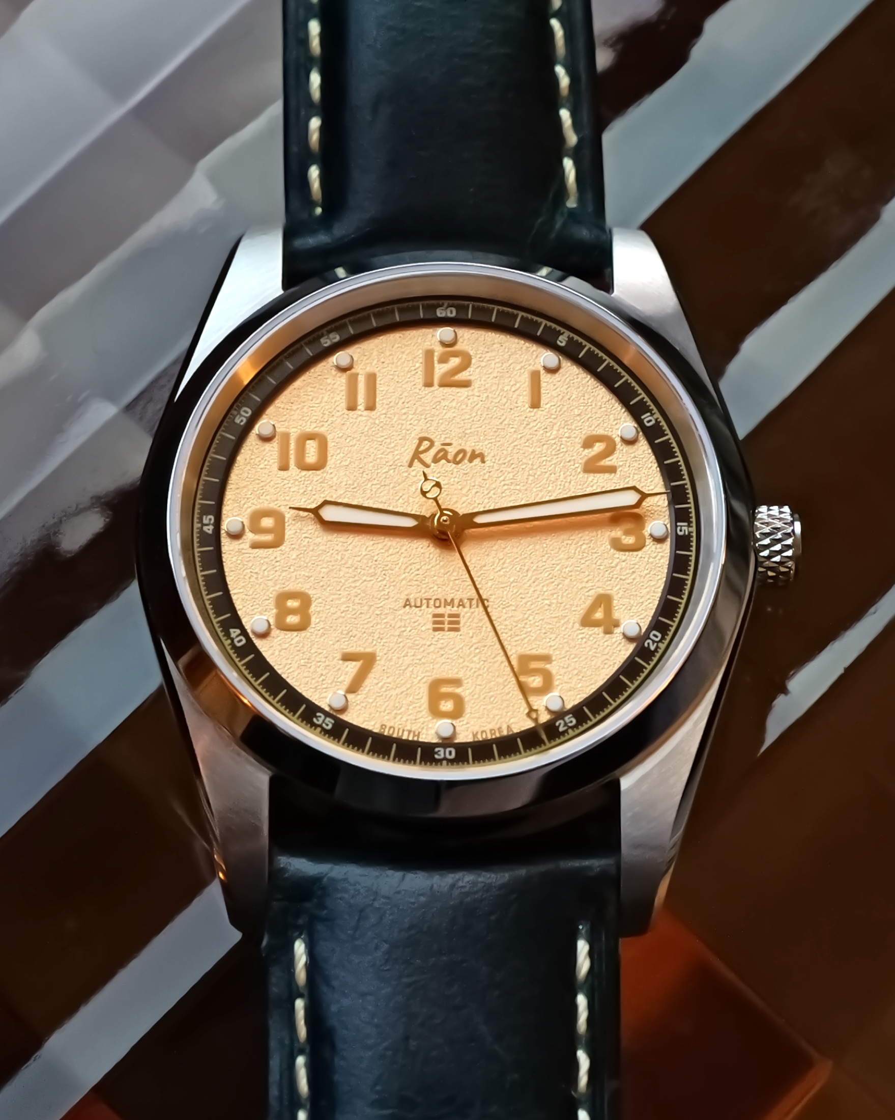 Gon37 Cream Leather